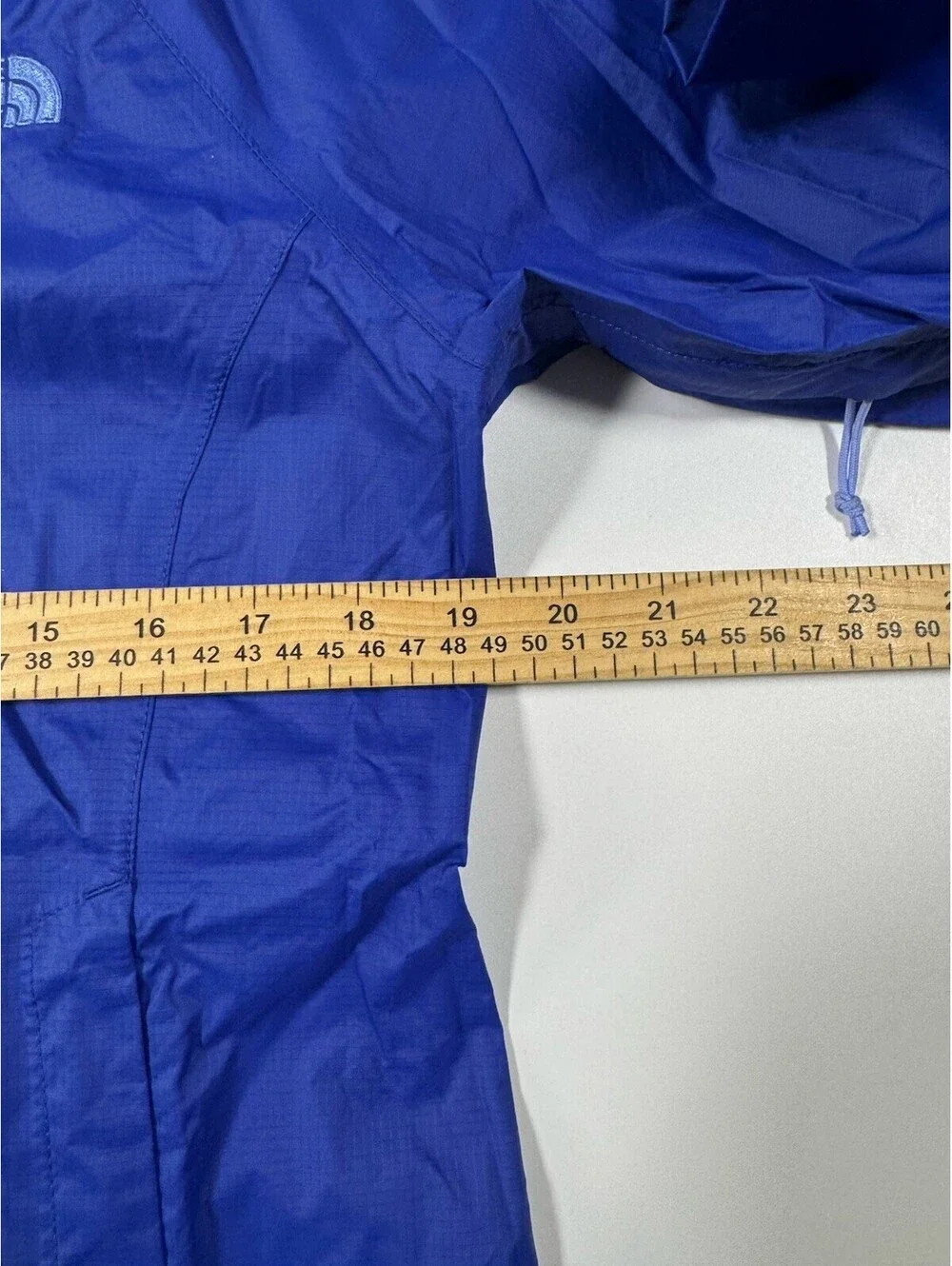 The North Face HyVent 2.5L Hooded Rain Jacket Blue Men’s M Waterproof